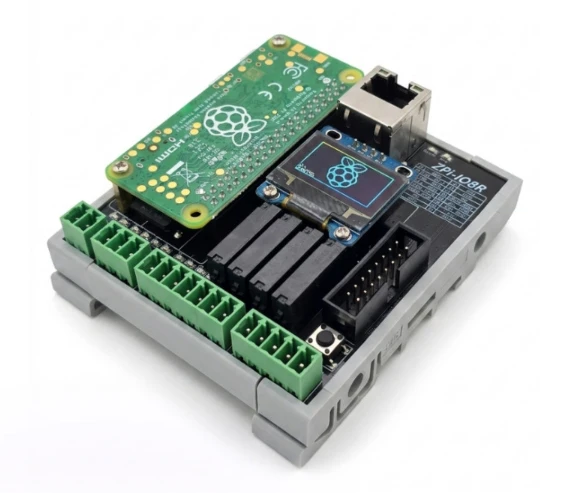 Raspberry Pi Zero 2 W와 OLED가 장착된 ZPi-IO8R 보드